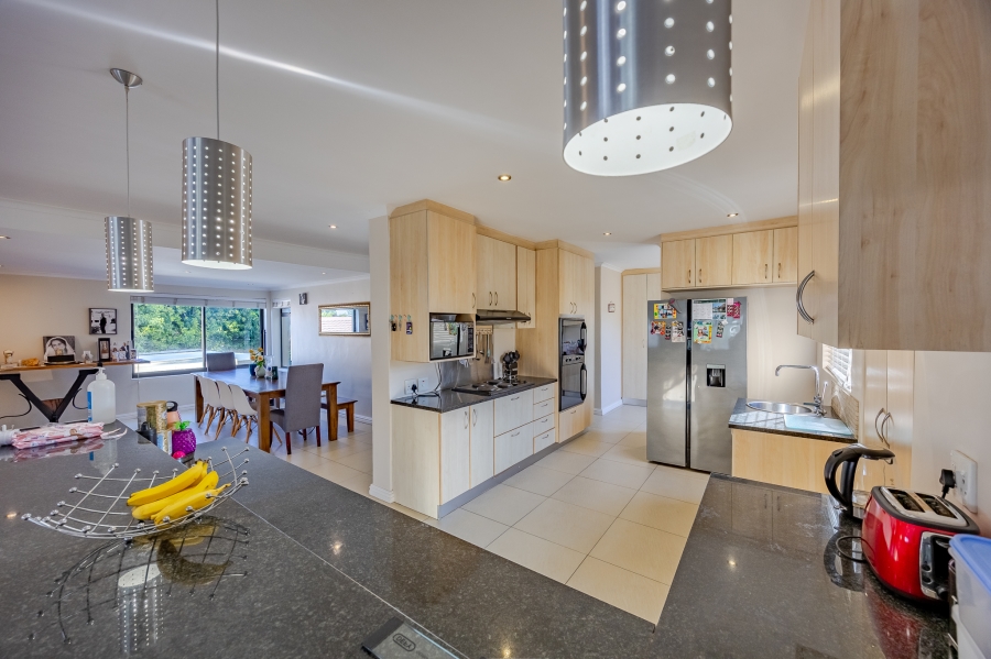 4 Bedroom Property for Sale in Flamingo Vlei Western Cape
